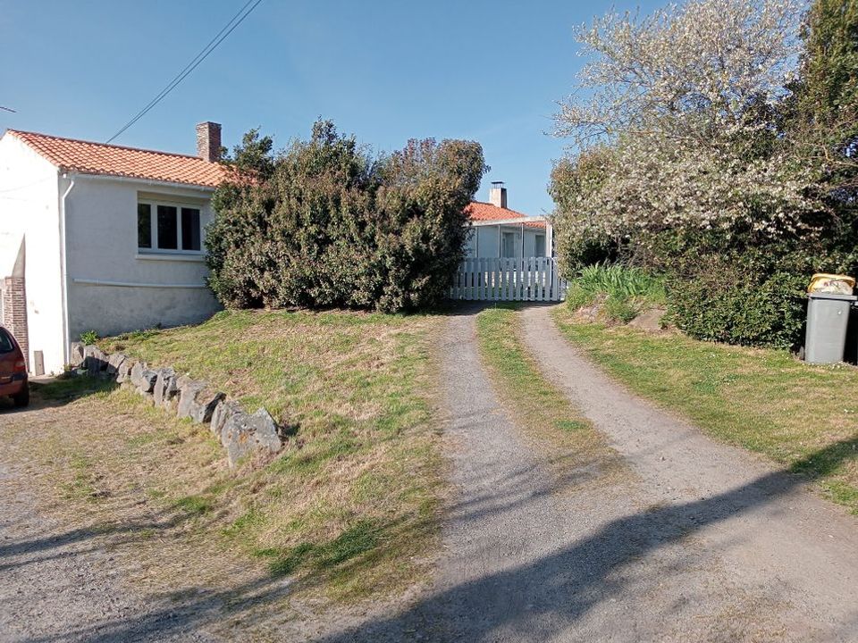 Villa in L'Aiguillon-sur-Vie, Vendee - photo 1