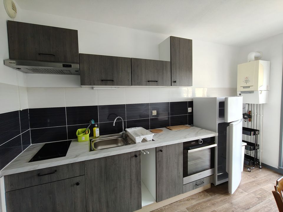 Apartment in Roanne, Loire - photo 5