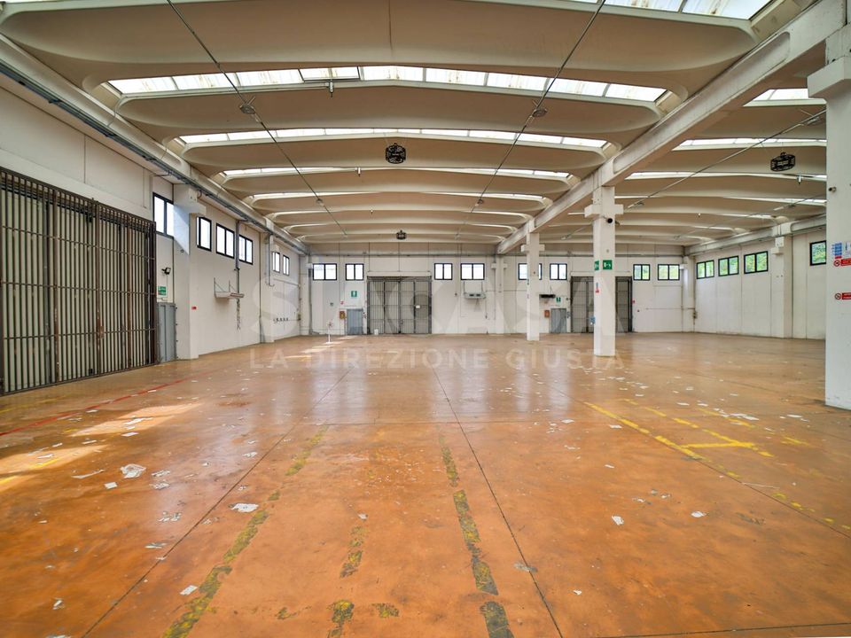 L'establiment comercial a Mezzago, Monza and Brianza - foto 3