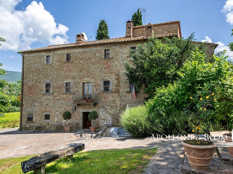 Landhuis in Tuoro sul Trasimeno, Perugia - foto 1