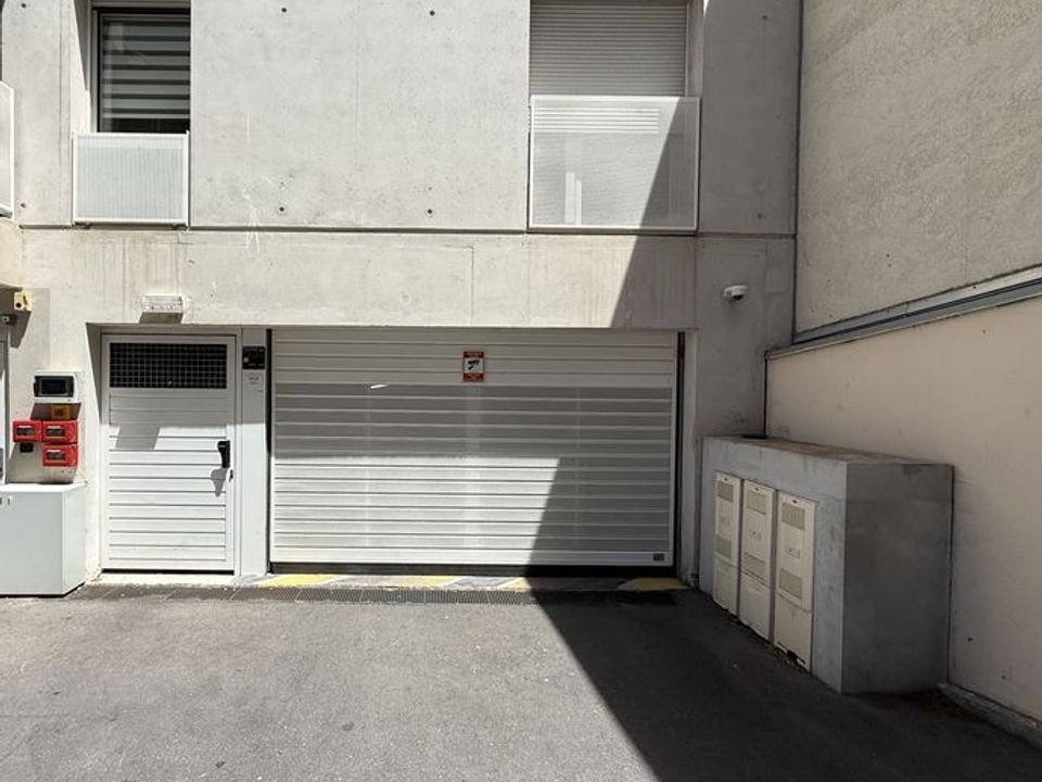 Parkeringsplass i Marseille, Bouches-du-Rhone - bilde 2