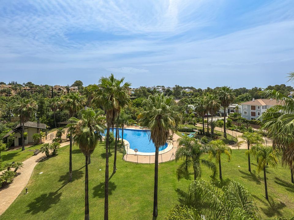 Erhvervsejendom i El Paraiso, Malaga - foto 3