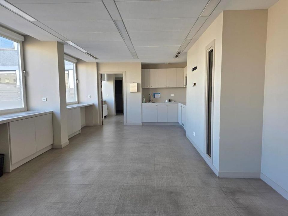 Erhvervsejendom i Clichy, Hauts-de-Seine - foto 5
