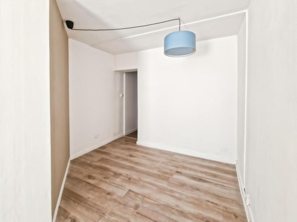 Commercial property in Loudun, Vienne - photo 2