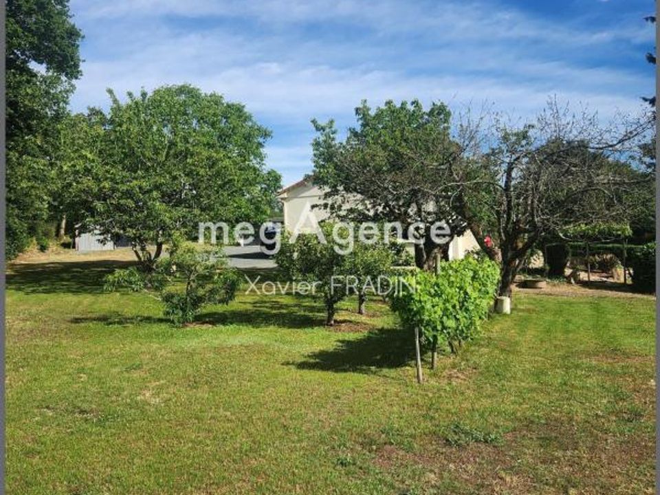 Villa i Mortagne-sur-Sèvre, Vendee - foto 1