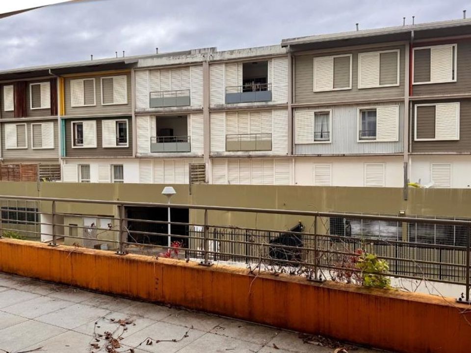 Apartment in Sainte-Marie, La Reunion - photo 3
