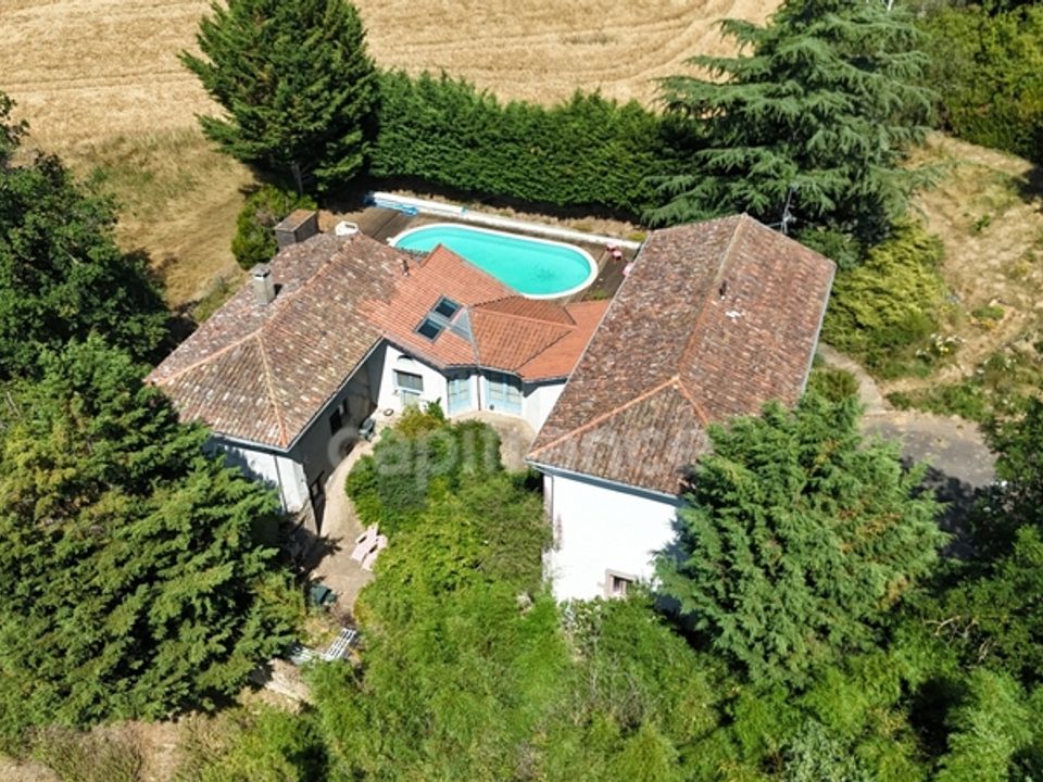 Villa i Saint-Clement-Les-Places, Rhone - foto 1