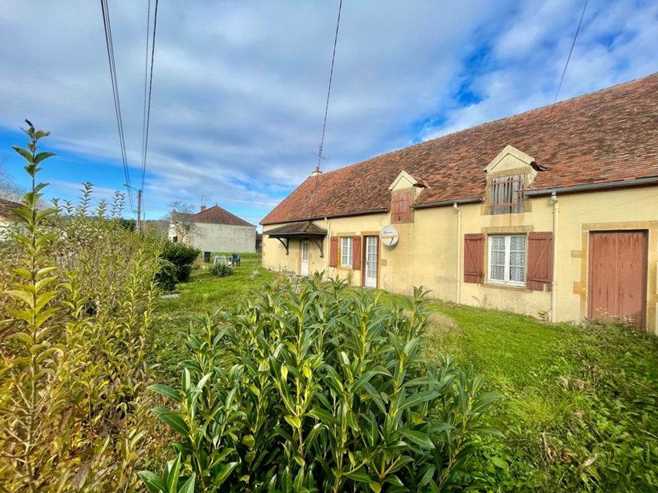 Villa in Gueugnon, Saone-et-Loire - foto 1