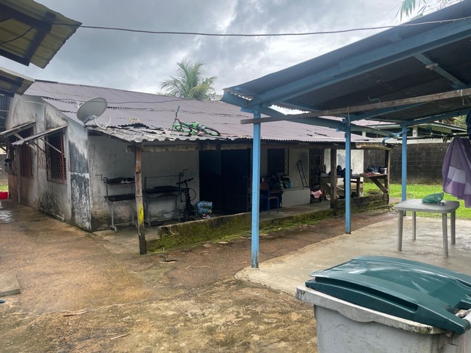 Villa - Saint-Georges, French Guiana - photo 1