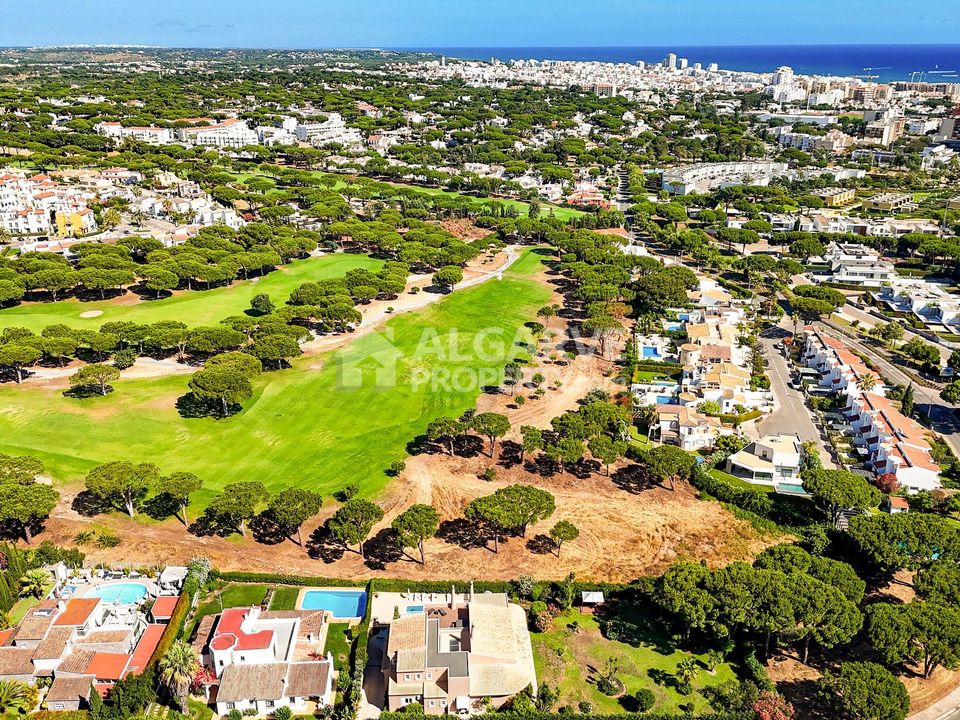 Villa i Quarteira, Faro - foto 1