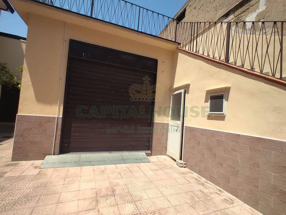 L'establiment comercial a Santa Maria Capua Vetere, Caserta - foto 1