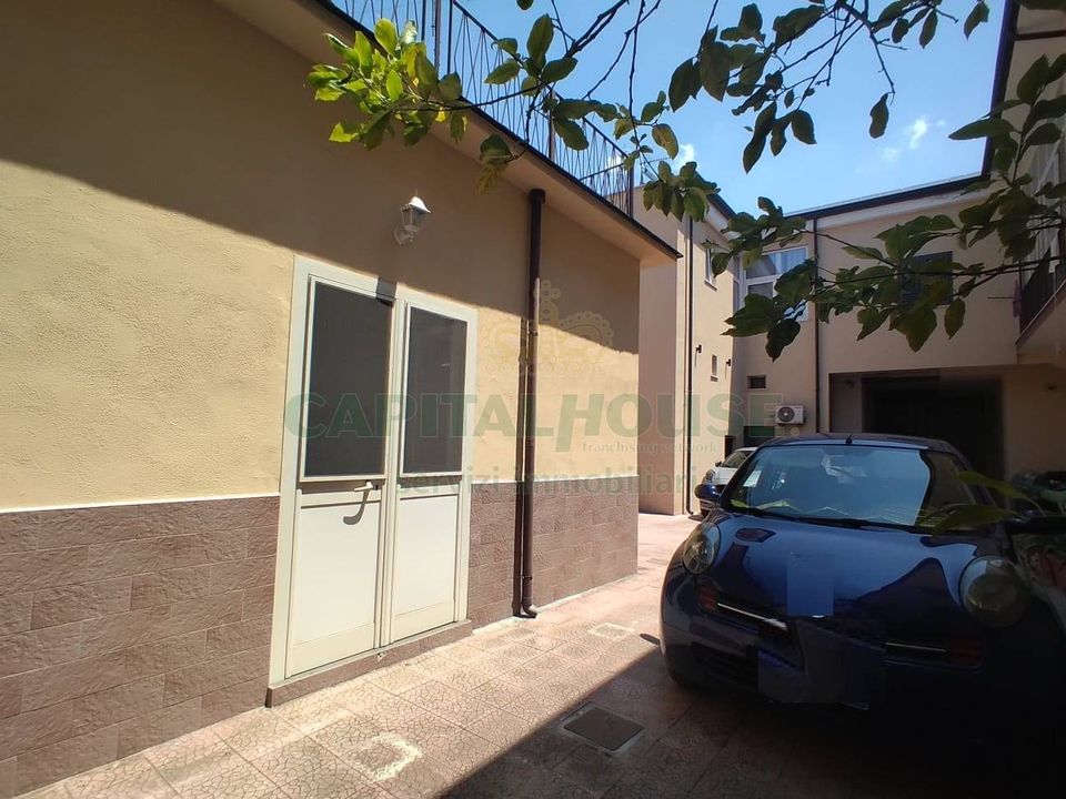 L'establiment comercial a Santa Maria Capua Vetere, Caserta - foto 3