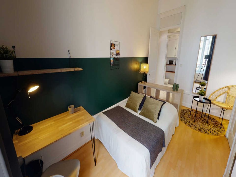 Apartment in Lyon, Rhone - photo 2