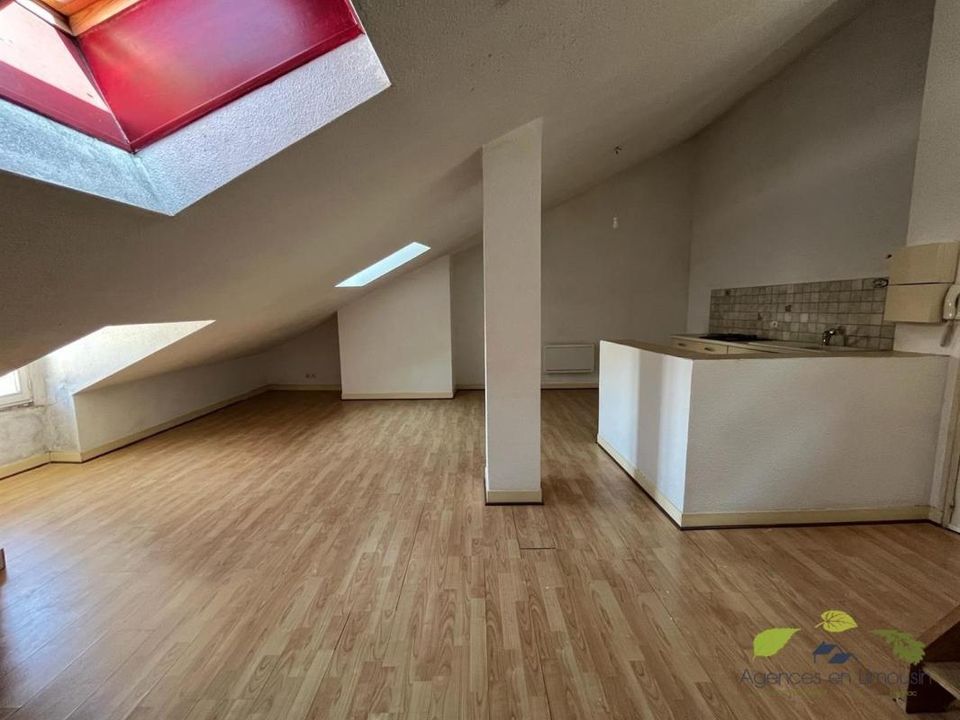 Villa i Saint-Leonard-de-Noblat, Haute-Vienne - foto 2