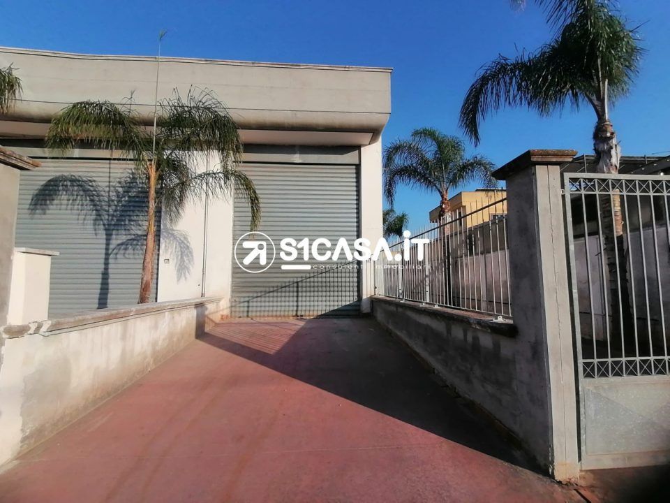 L'establiment comercial a Galatone, Lecce - foto 1