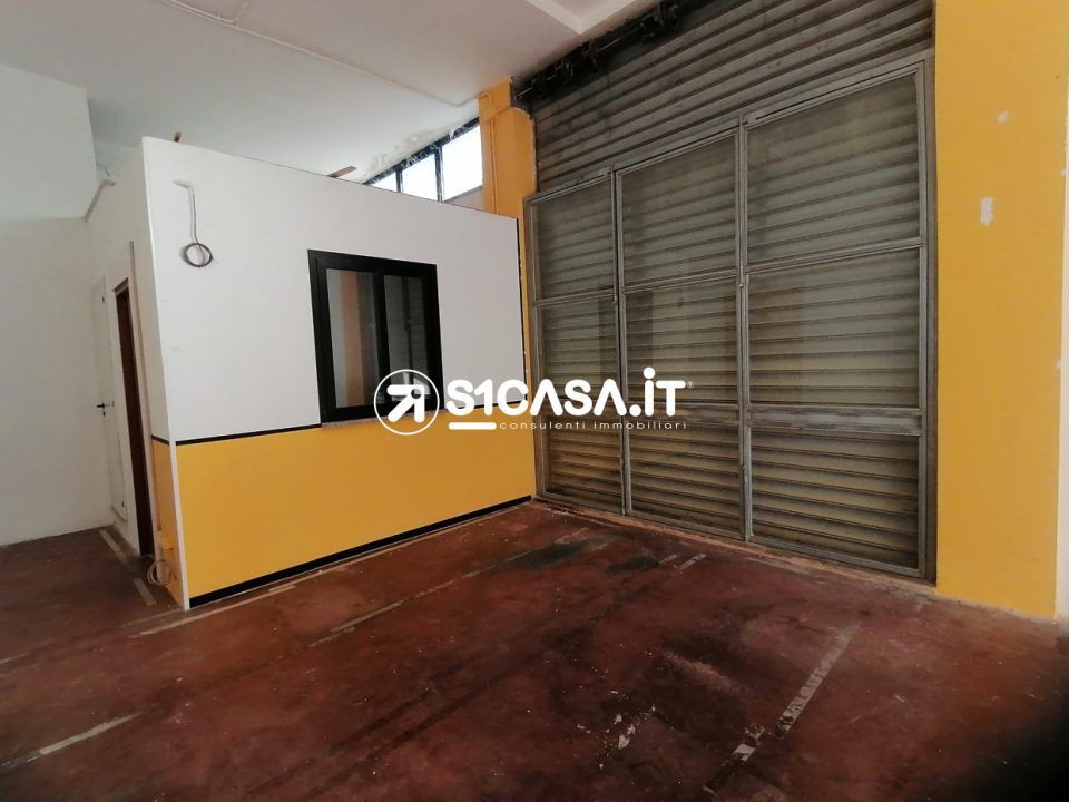 L'establiment comercial a Galatone, Lecce - foto 4