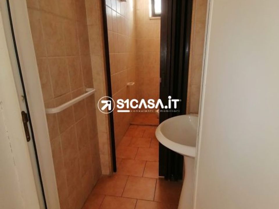 L'establiment comercial a Galatone, Lecce - foto 5