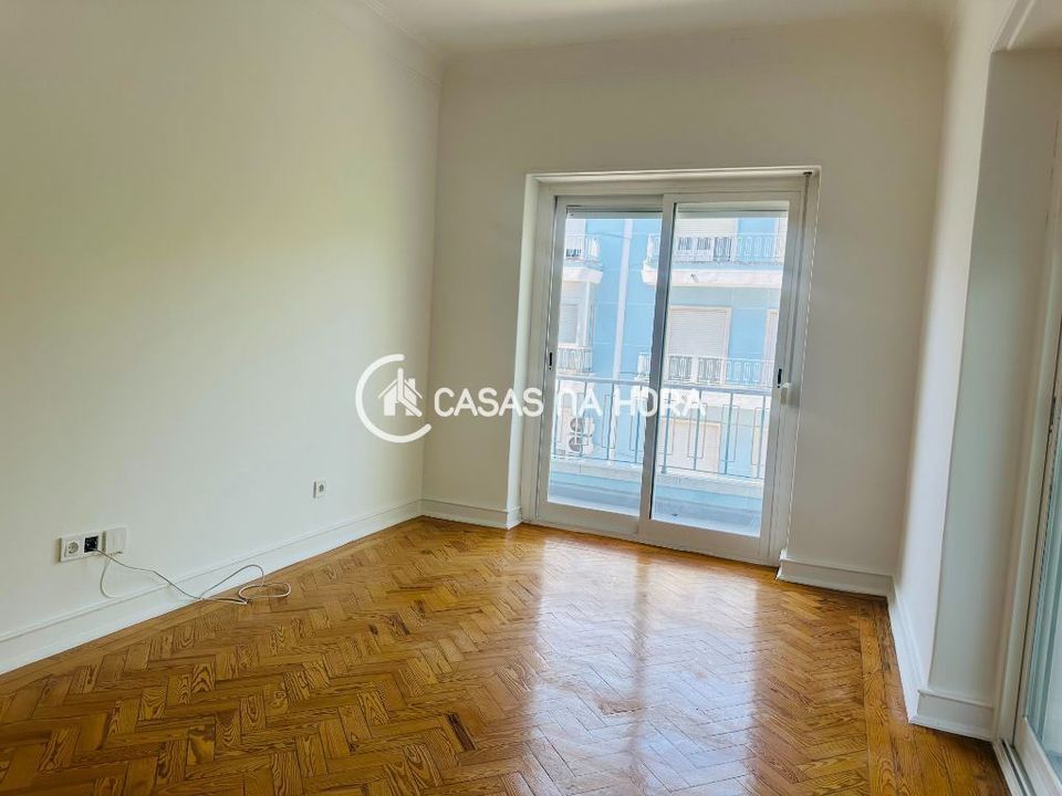 Apartment in Almada, Setubal - photo 2