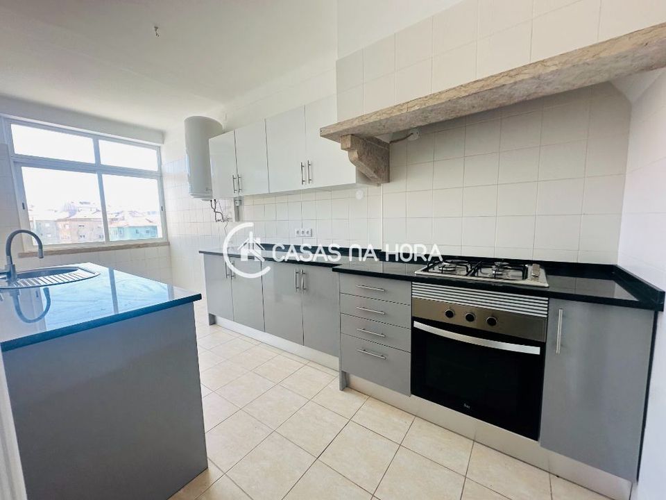 Apartment in Almada, Setubal - photo 4