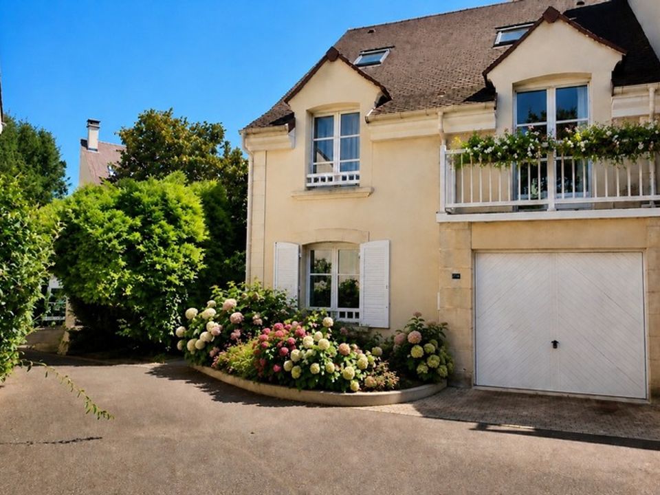 Villa i Rueil-Malmaison, Hauts-de-Seine - bilde 1