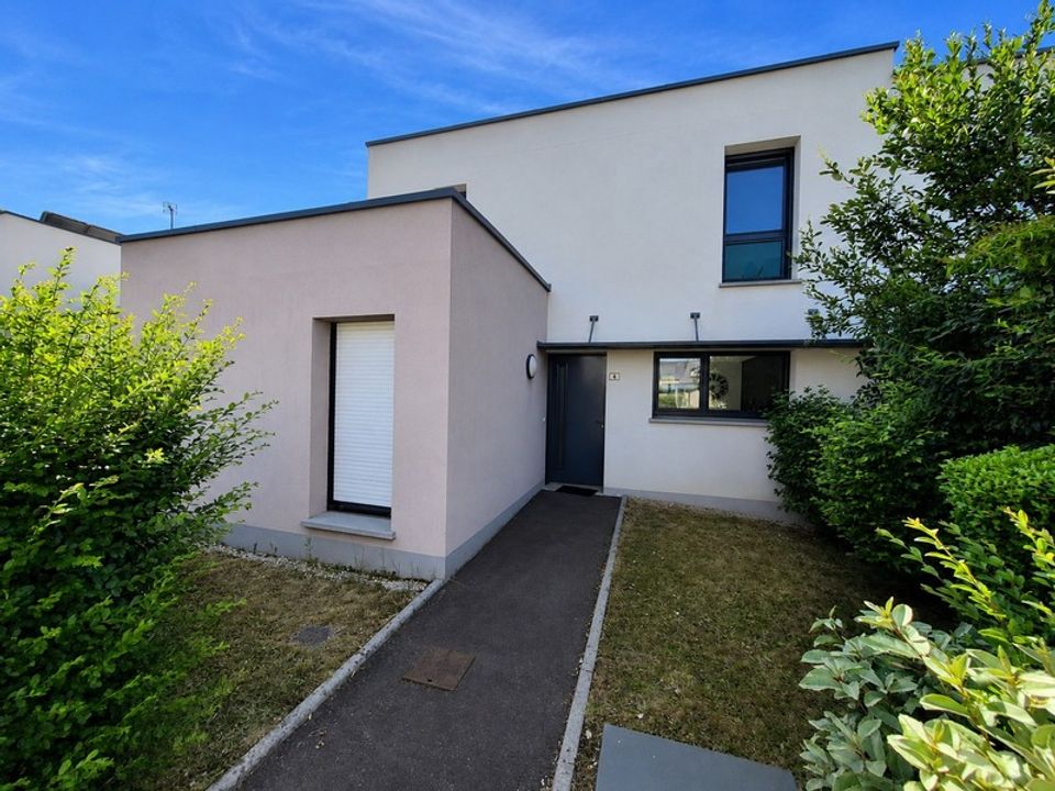 Villa - Saint-Berthevin, Mayenne - photo 1