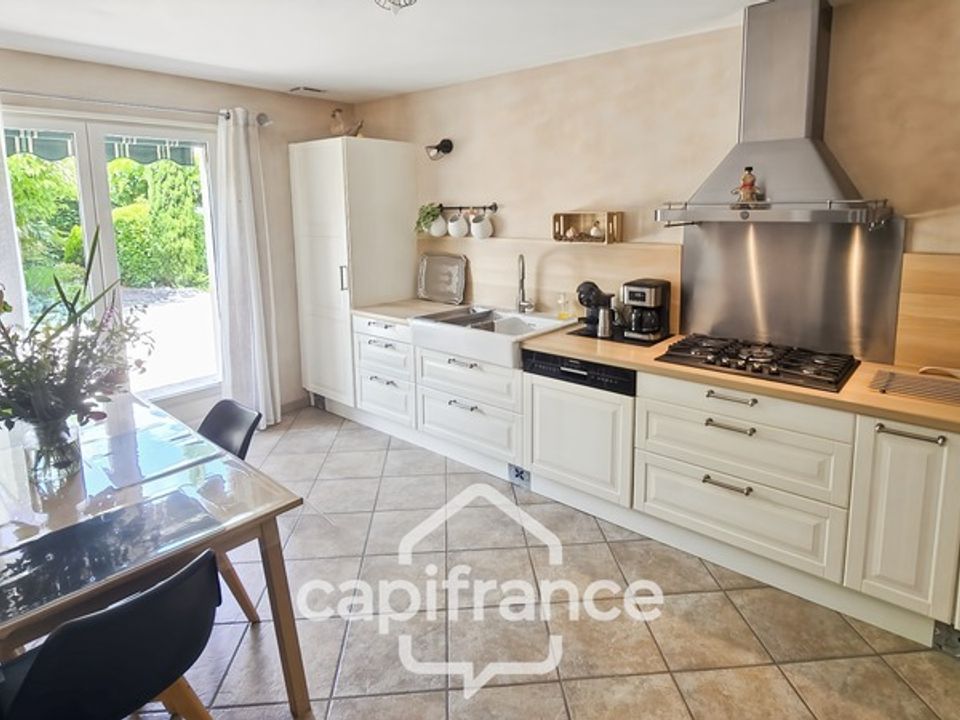 Villa in Chalon-sur-Saône, Saone-et-Loire - foto 4