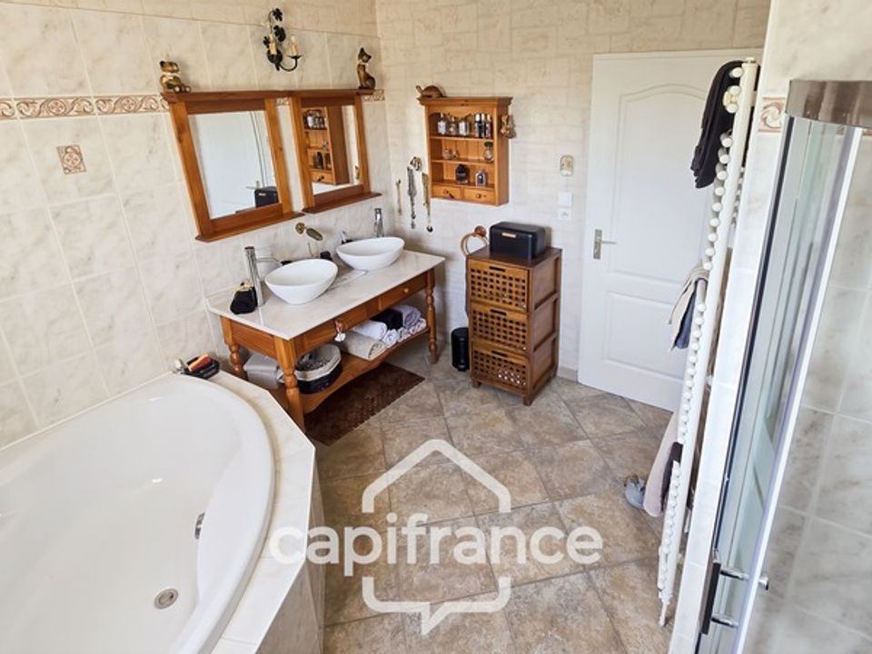 Villa in Chalon-sur-Saône, Saone-et-Loire - foto 5