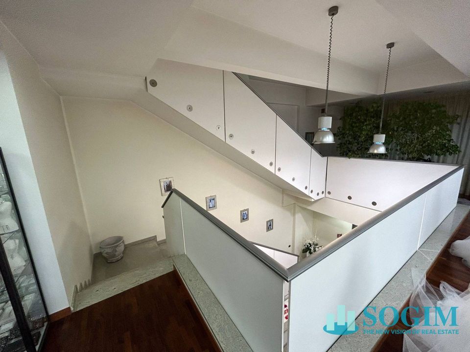 L'establiment comercial a Bovisio Masciago, Monza and Brianza - foto 5