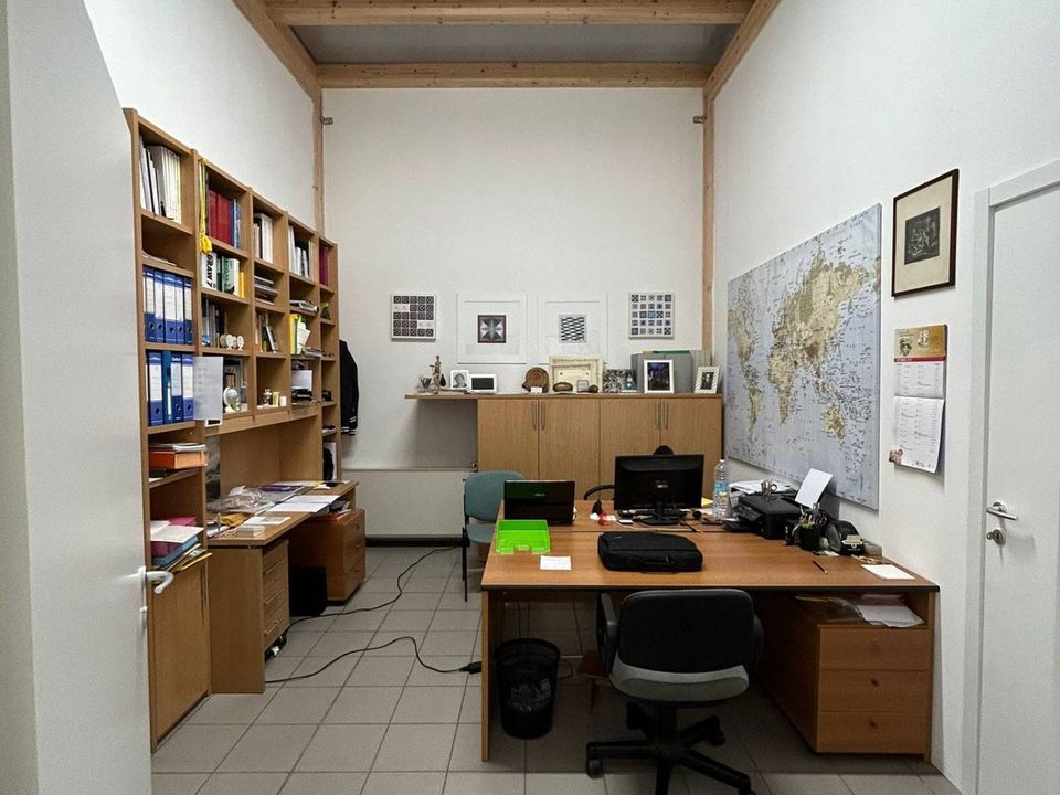 L'establiment comercial a Bovisio Masciago, Monza and Brianza - foto 4
