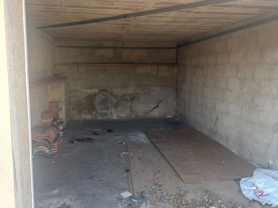 Garage in Bouc-Bel-Air, Bouches-du-Rhone - photo 2
