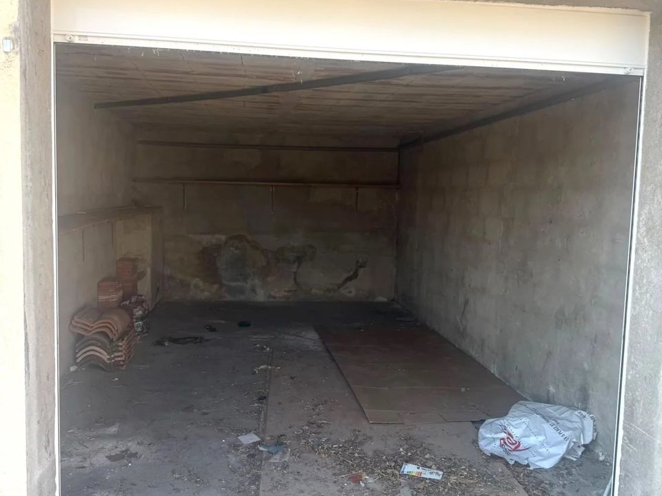 Garage in Bouc-Bel-Air, Bouches-du-Rhone - photo 3