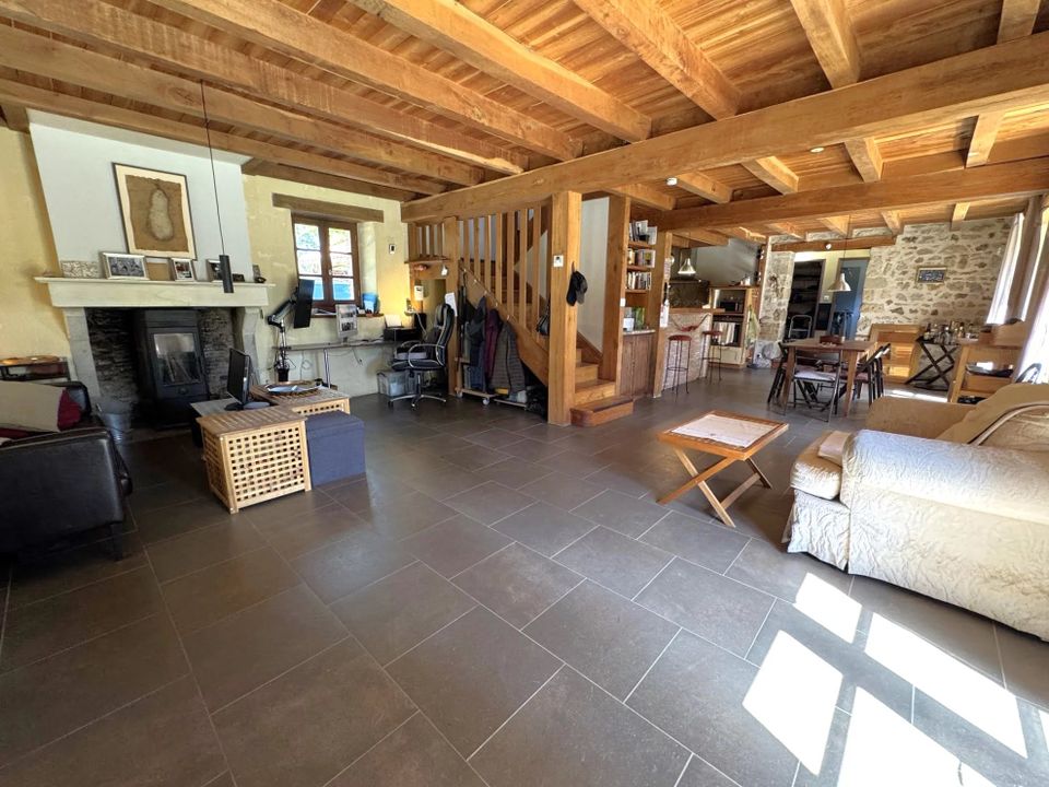 Hus i byn i Ambernac, Charente - foto 4