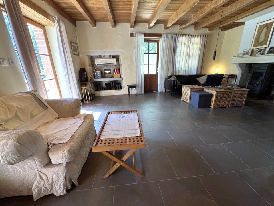 Hus i byn i Ambernac, Charente - foto 5