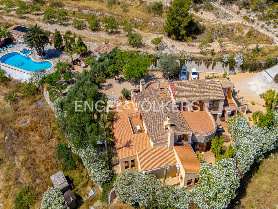 Finca en Relleu, Alicante - foto 1