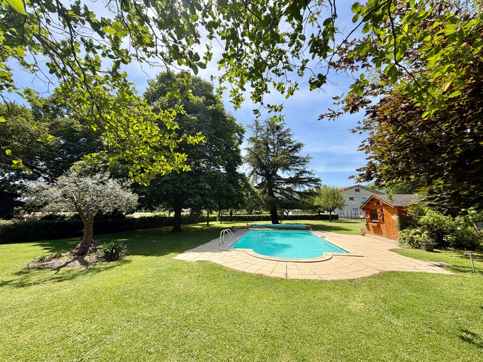 Villa a Labarthe-Rivière, Haute-Garonne - foto 1