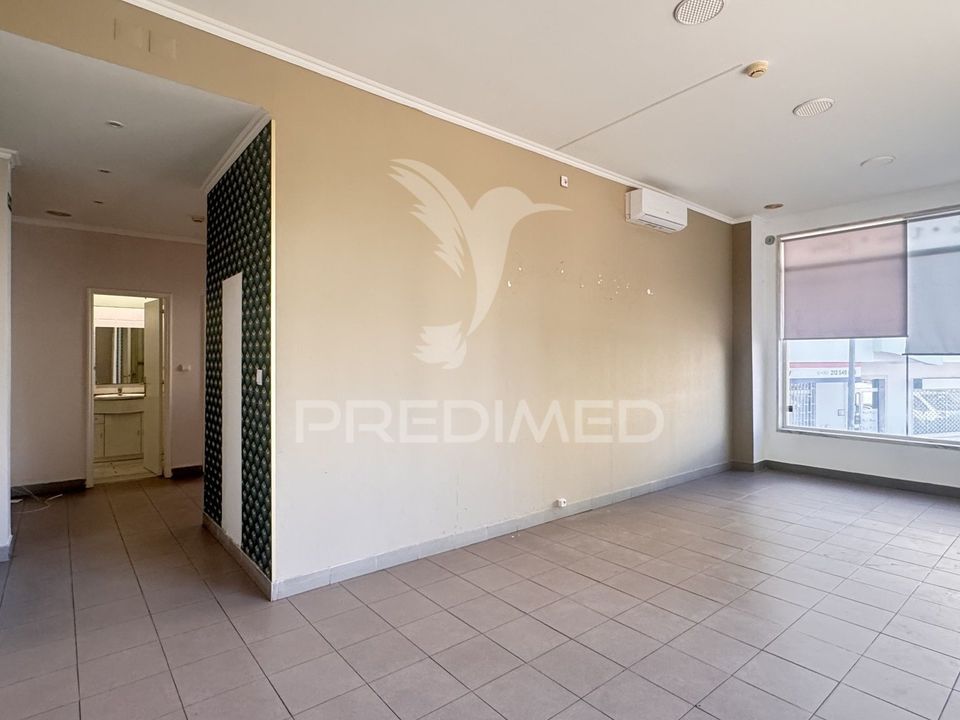 L'establiment comercial a Seixal, Setubal - foto 2