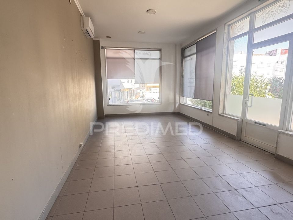 L'establiment comercial a Seixal, Setubal - foto 4