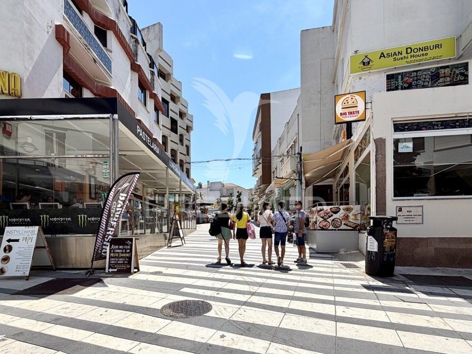 Erhvervsejendom i Almada, Setubal - foto 1