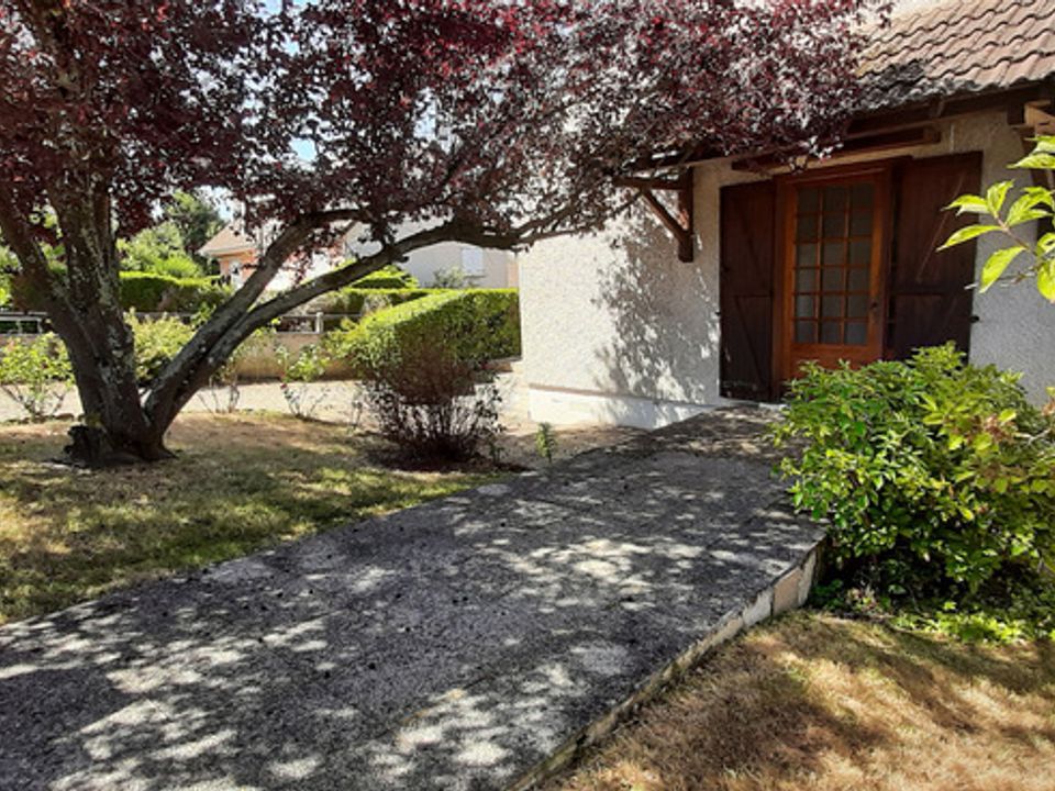 Villa in Gueugnon, Saone-et-Loire - foto 2