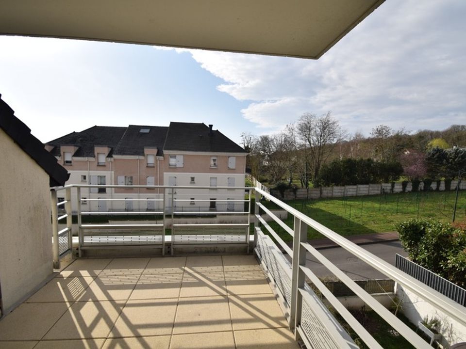 Apartment in Saint-Germain-lès-Arpajon, Essonne - photo 1