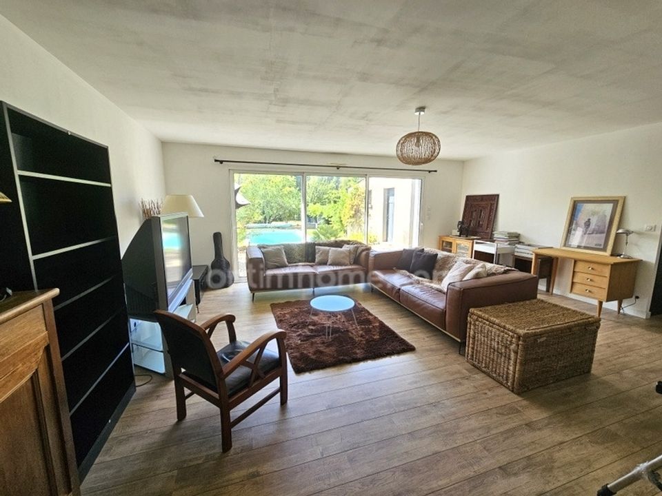 Villa in Ruelle-sur-Touvre, Charente - foto 1