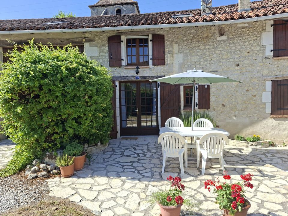 Casa de poble a Pillac, Charente - foto 1