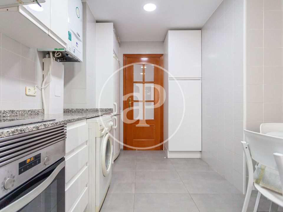 Apartment in Valencia, Valencia - photo 4