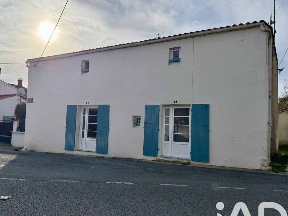Dorpshuis in Saint-Georges-d'Oleron, Charente-Maritime - foto 1