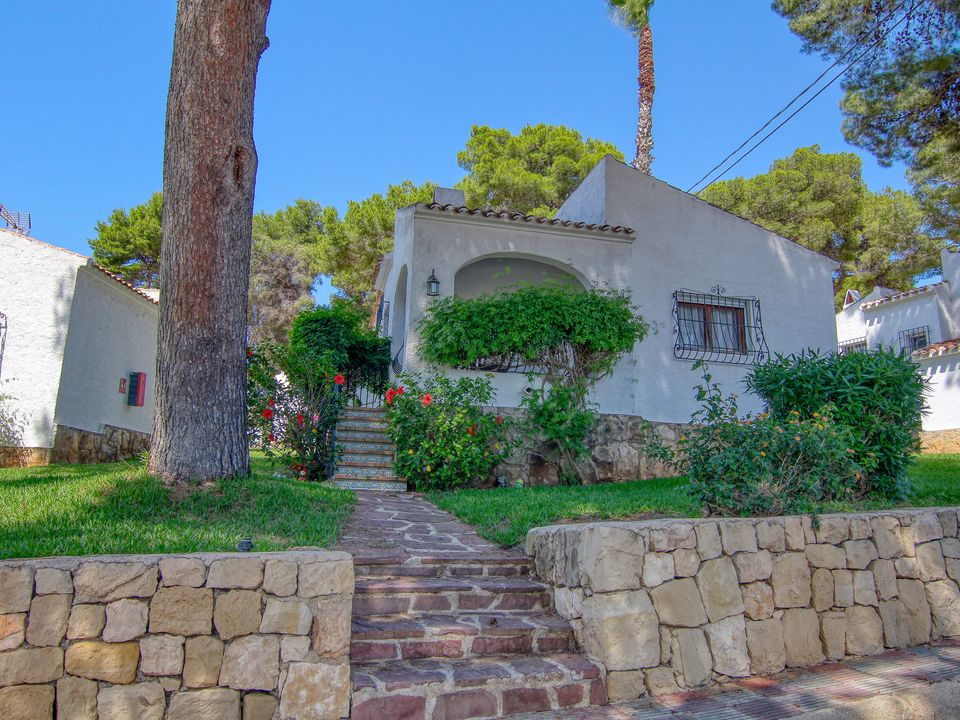 Bungalow in Javea, Alicante - photo 1