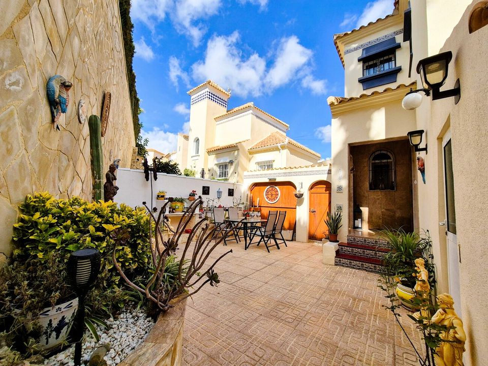 Villa i Villamartin, Alicante - foto 1