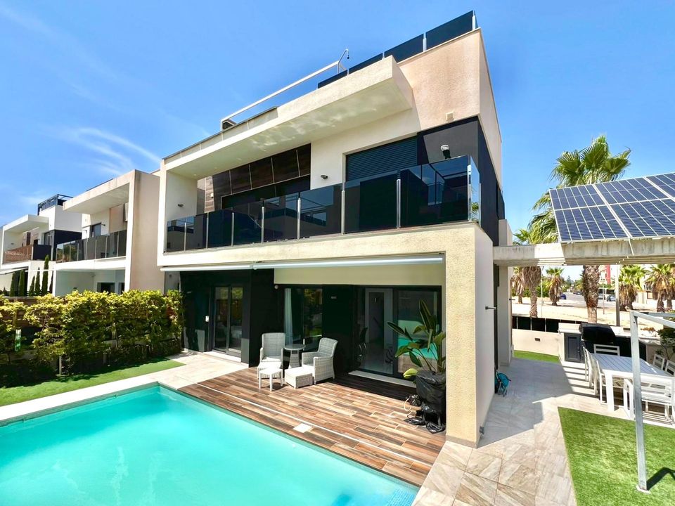 Villa a Orihuela Costa, Alicante - foto 1