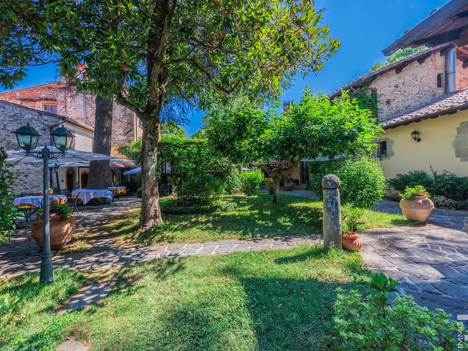 L'establiment comercial a Poppi, Arezzo - foto 1