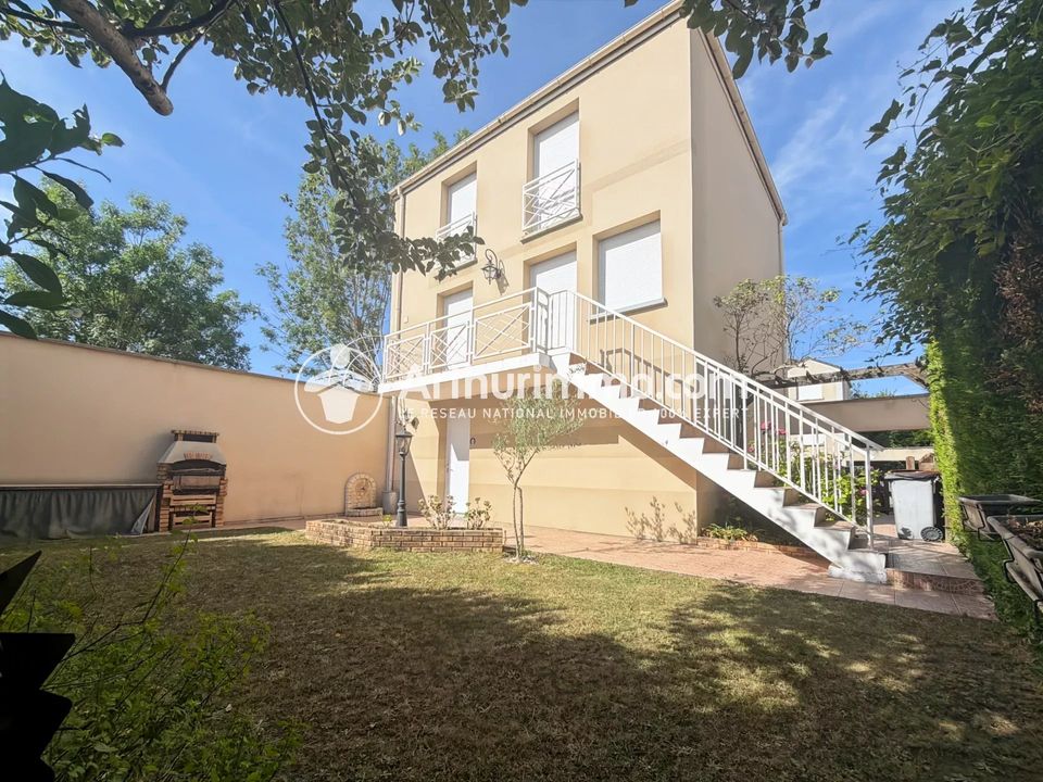 Villa - Saint-Pierre-Du-Perray, Essonne - photo 1