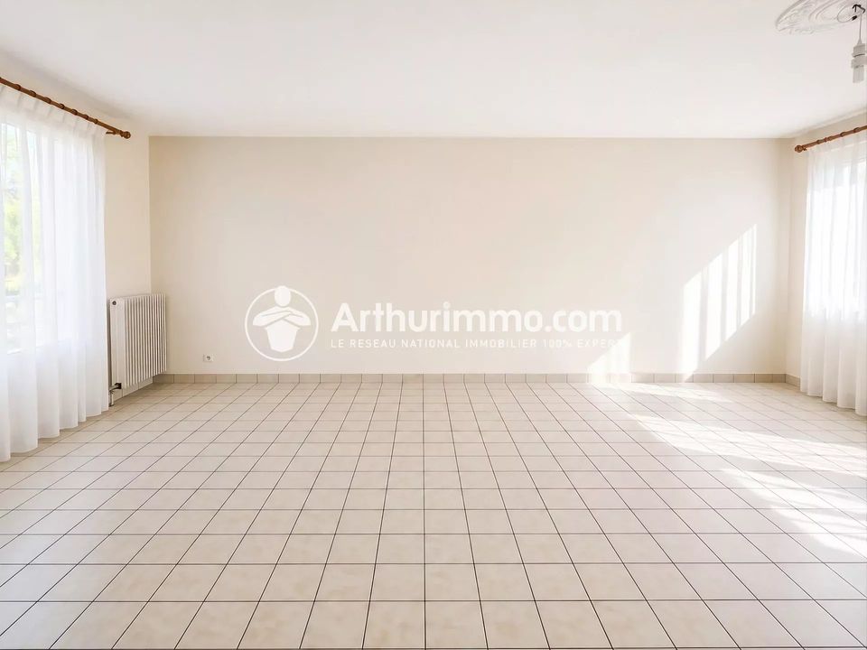 Villa - Saint-Pierre-Du-Perray, Essonne - photo 3